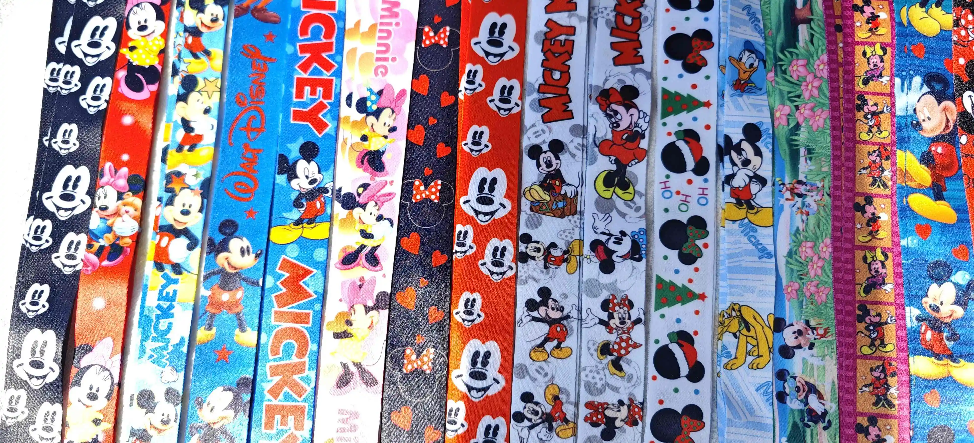卸売ディズニーミッキーマウスキーストラップ ID バッジホルダー動物