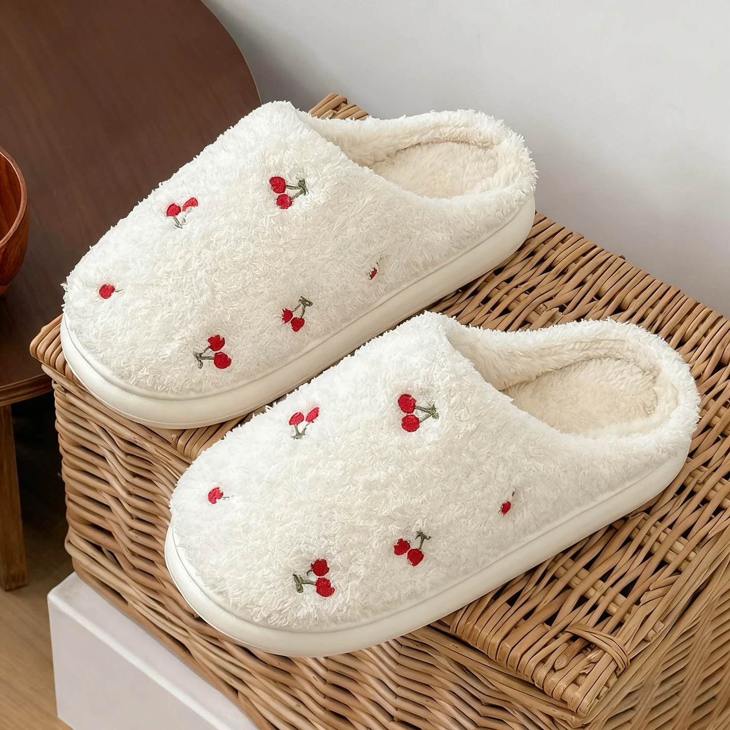 

Winter Women's Slippers Girls Soft Warm Shoes Thick Sole Female Slipper Non-Slip Footwear Indoor Comfortable Cute Home Slides