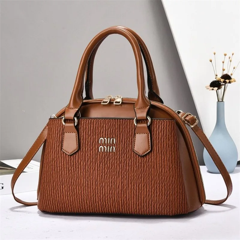 

Ladies Casual Shoulder Bag Comfortable Design For Common Use And Routine Activities Easy Going