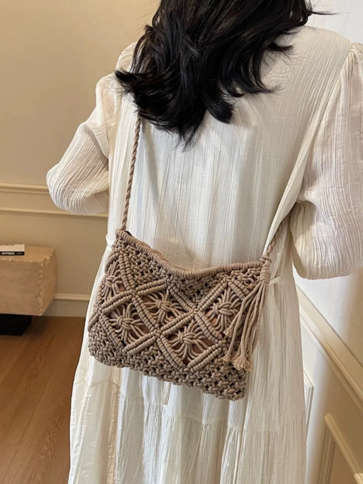 Retro Fransen-Kunststrohtasche, einfache Sommer-Strandtasche, gewebte Schultertasche, lässiges Accessoire für Damen – Detail 8