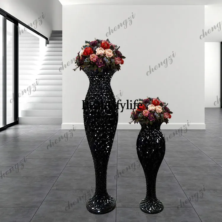 Simple pineapple shape fiberglass floor-to-ceiling large vase flower device dried flower arrangement decorative ornament