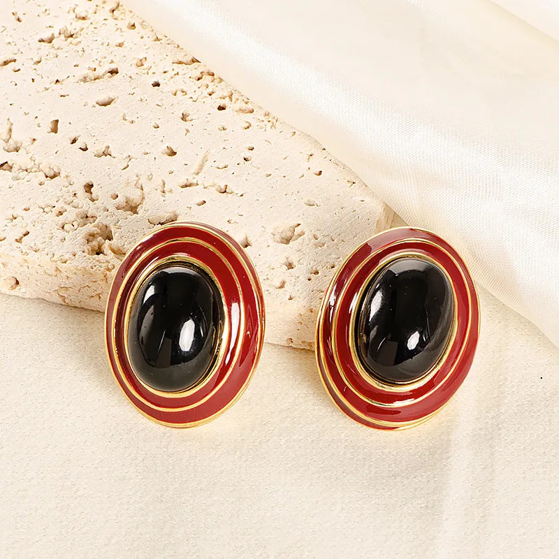 

Dripping oil female Korean high-end autumn and winter stud earrings