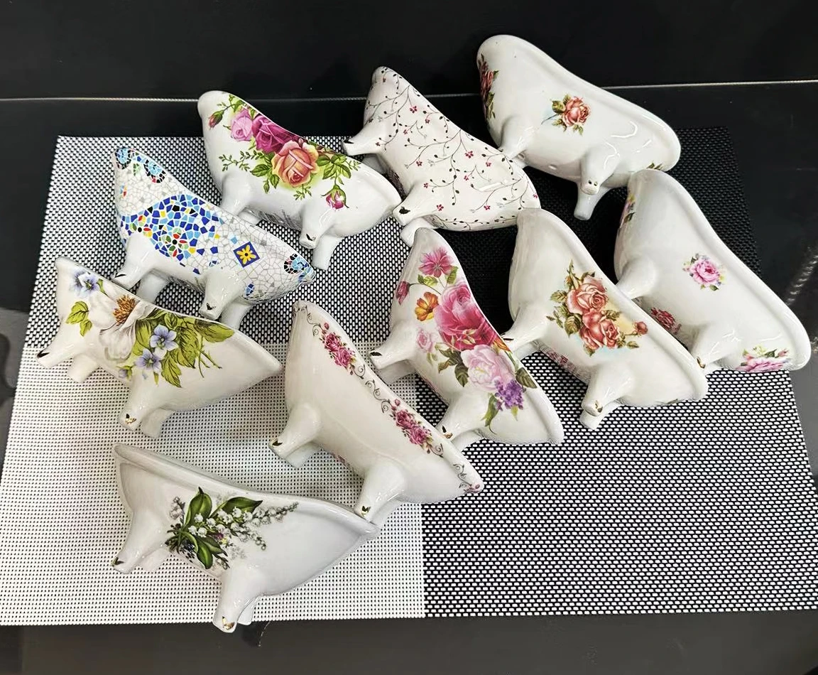 Ceramic small bathtub storage seat, small soap dish, small jewelry box, desktop four legged small storage