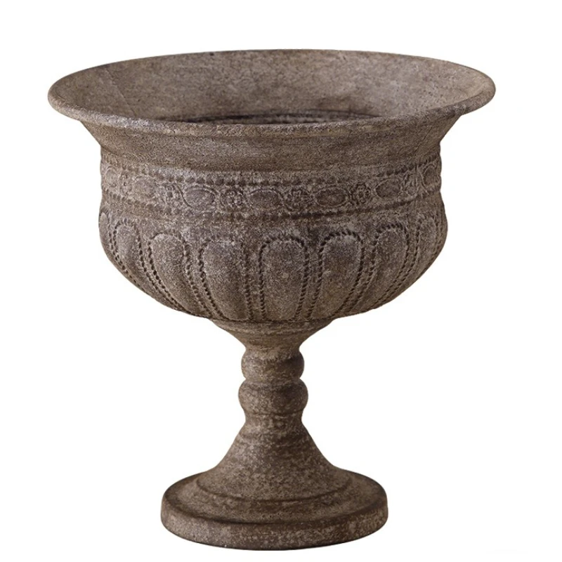 

European retro wrought iron flower pot handicrafts, tall trophies, old flower utensils, home metal vase decorative ornaments