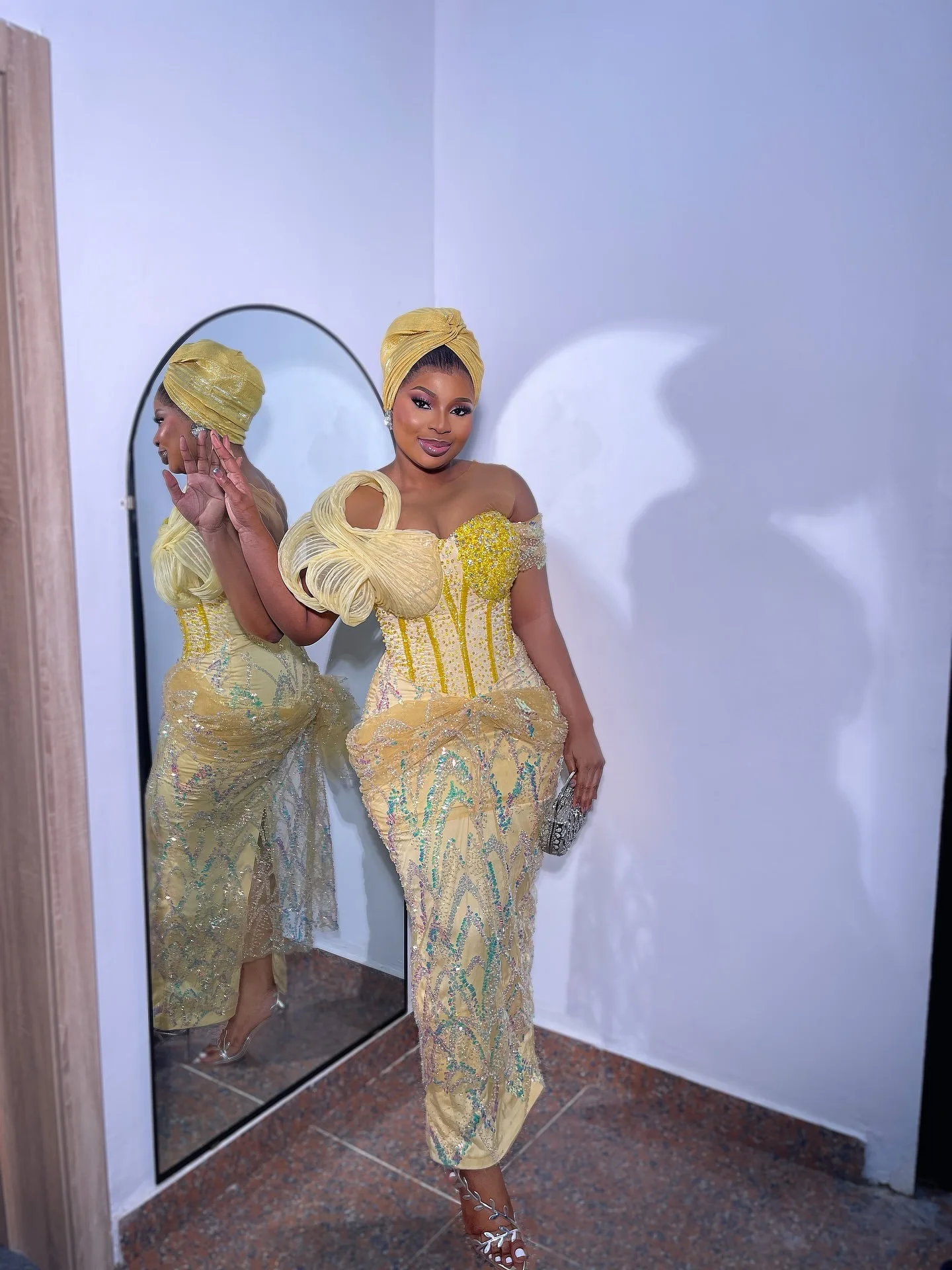 Luz amarela reta 2025 vestidos de baile frisado sheer neck tornozelo comprimento noite formal festa aniversário vestidos zj2601