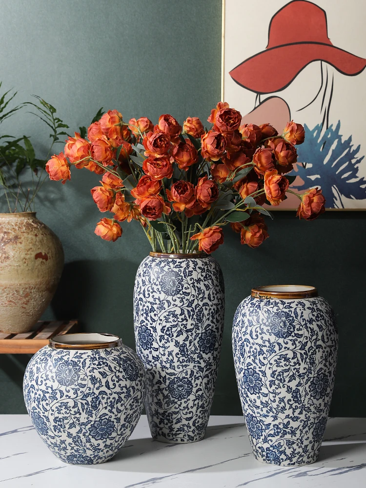 

Китайская декоративная ваза для цветов из сине-белого фарфора Цзиндэчжэнь с изображением лотоса и вьющихся ветвей