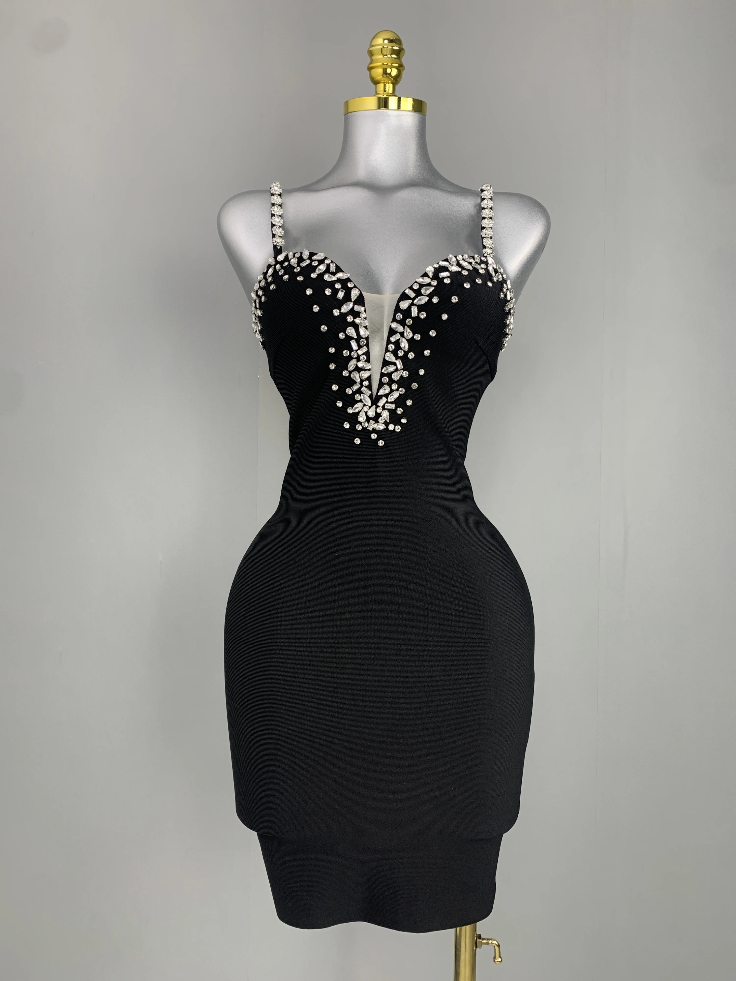 Women\'s Sexy V Neck Beading Diamonds Black Mini Bodycon Bandage Dresses 2026 Summer Fashion Elegant Evening Cocktail Party Dress