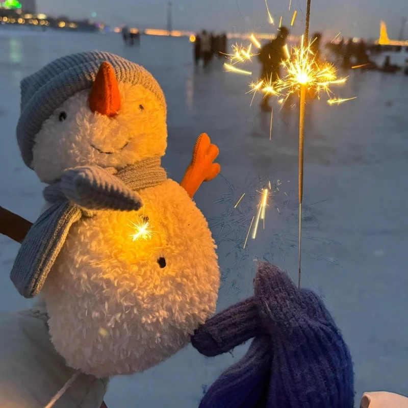 

В наличии 22 см пара синей шляпы маленькие куклы-снеговики, плюшевые игрушки забавные украшения рождественские и новогодние подарки для друзей детей