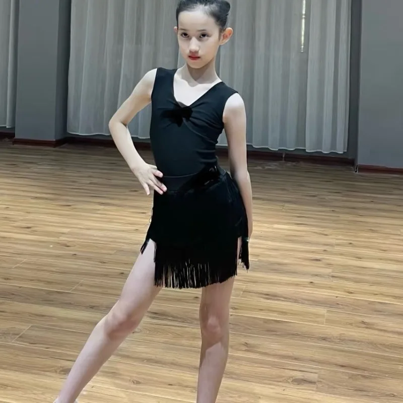 

Летний латинский танец 2026, новый стиль, женское высококачественное тренировочное платье, детский повседневный комплект для профессиональных танцев, тренировочный комплект для выступлений