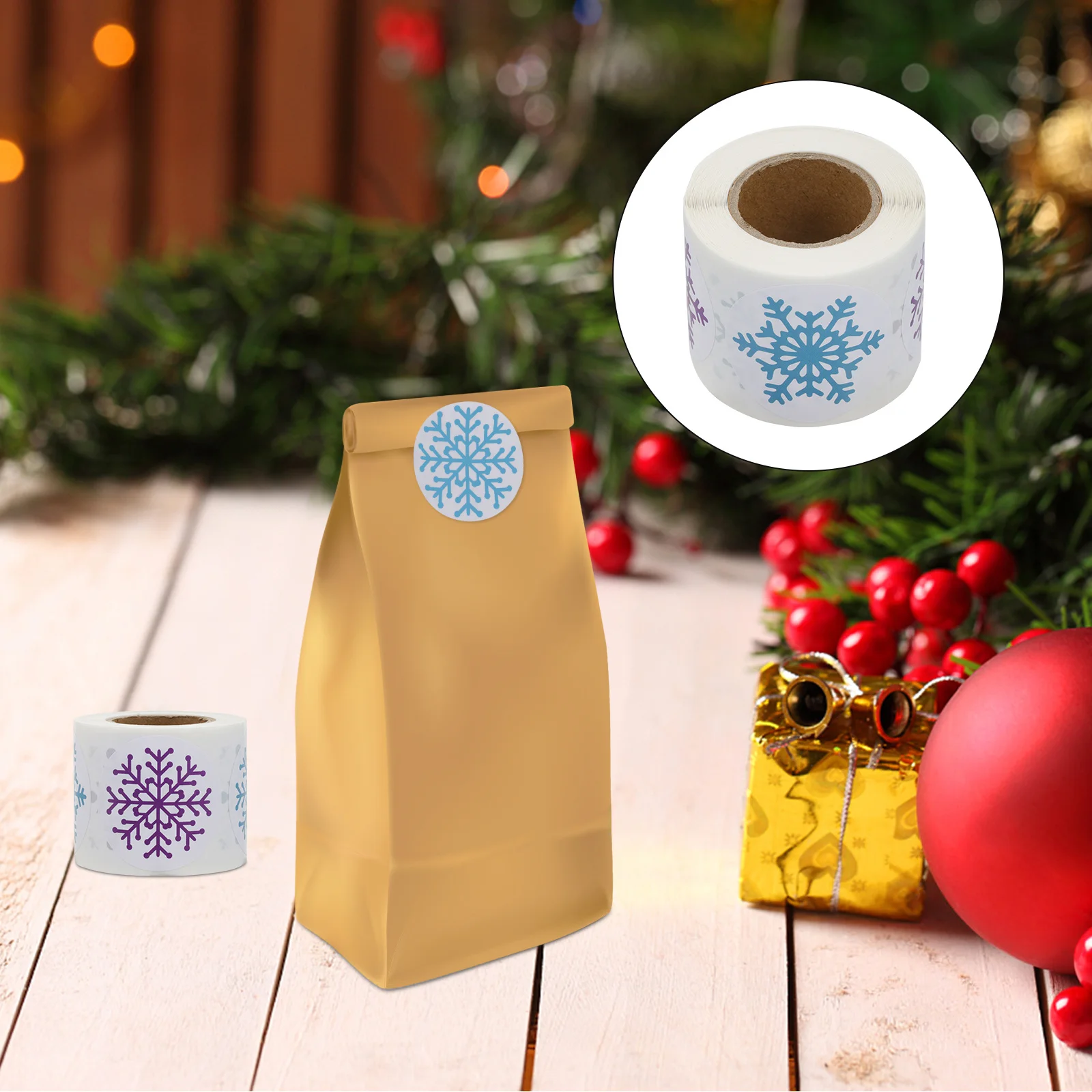 

500Pcs Holiday Sticker Roll Christmas Snowflake Design Adhesive Labels for DIY Crafts Envelopes Gift Boxes Seasonal Decorations