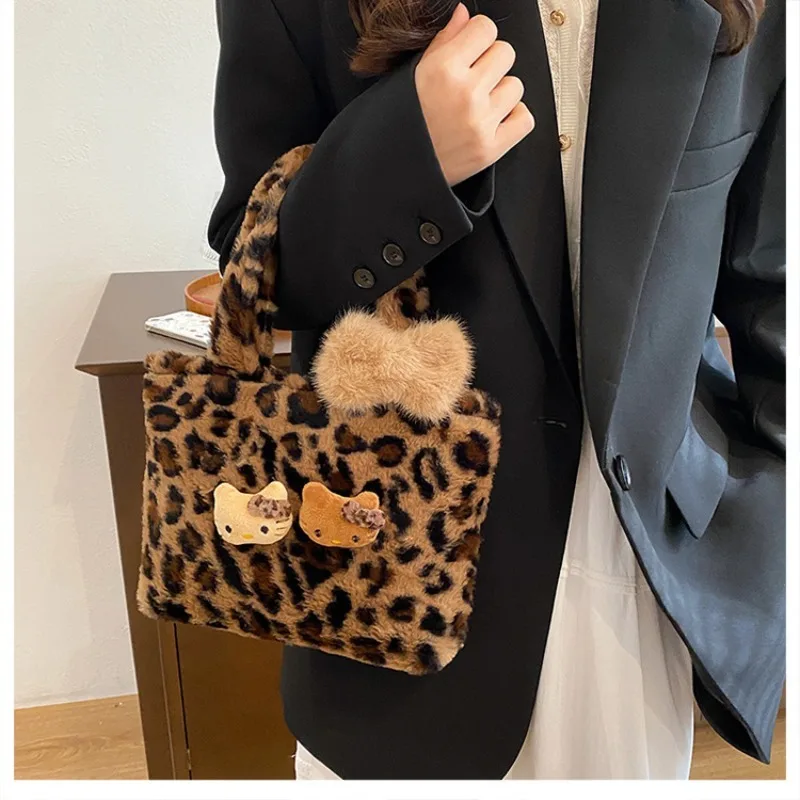 

Hot Girl Leopard Print Hello Kitty Handbag Original Cute Hand-held Outdoor Bag Retro Plush Y2k Commuting Bag
