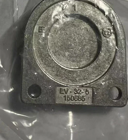 

EV-15/40-4 13289 EV-20/75-5 13291 13292 13293 Оригинал