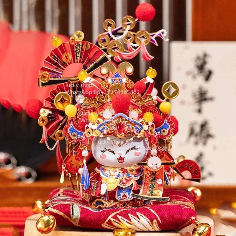 

Металлическая модель китайского бога богатства в Q-версии: милая и полная жизненной силы.