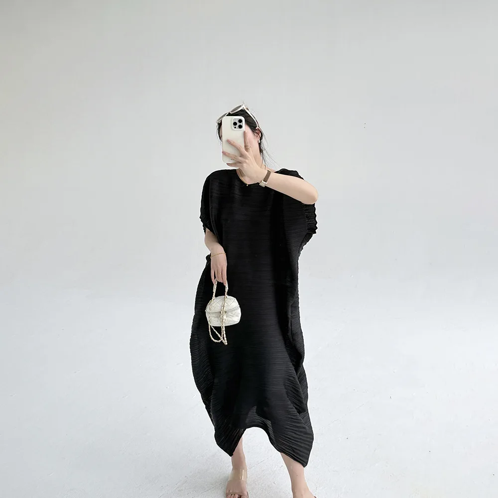

Miyake Style Pleated Dress for Women 2025 Summer New Solid Color Fashion Loose Round Neck Short Sleeve Irregular Pleated Skirt