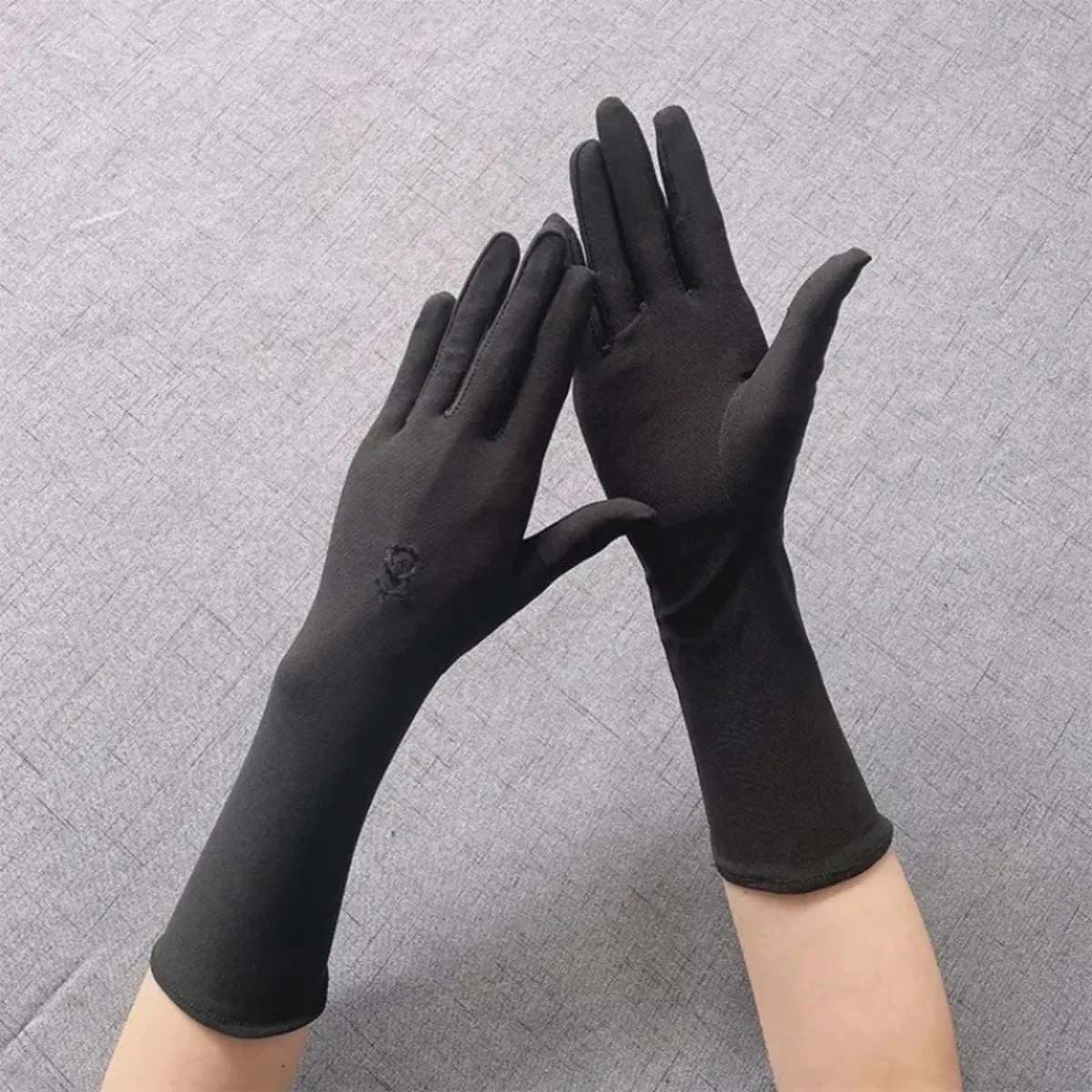 1 Pairs Embroidered Stretch Milk Silk Gloves Spring and Summer Sun Protection Gloves for Women's Outdoor Sports or Cycling