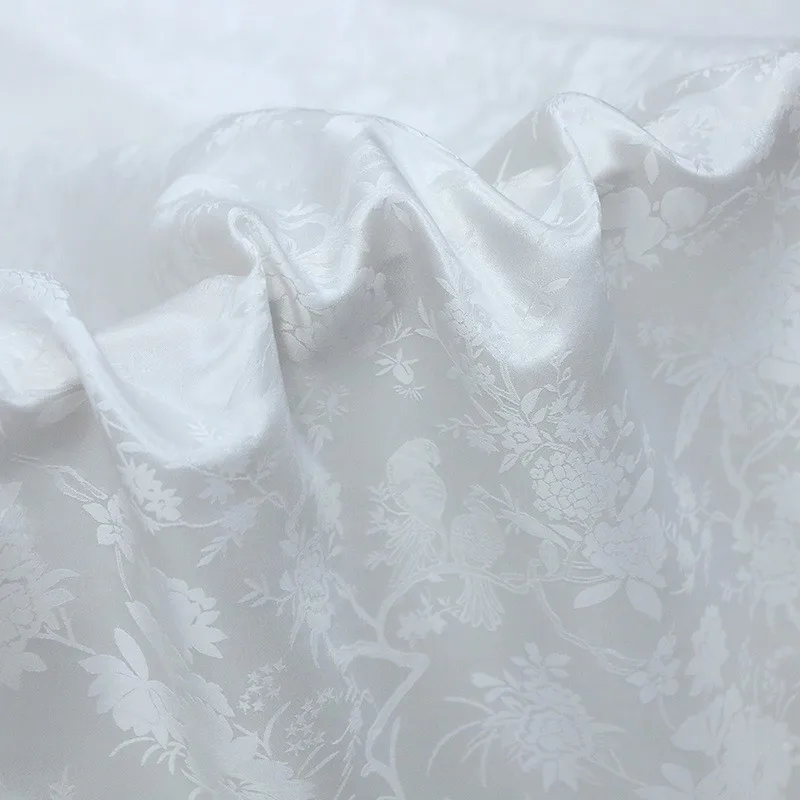 Tecido jacquard de seda tradicional cheongsam de corte plano flip-top vestido hanfu de manga grande roxo