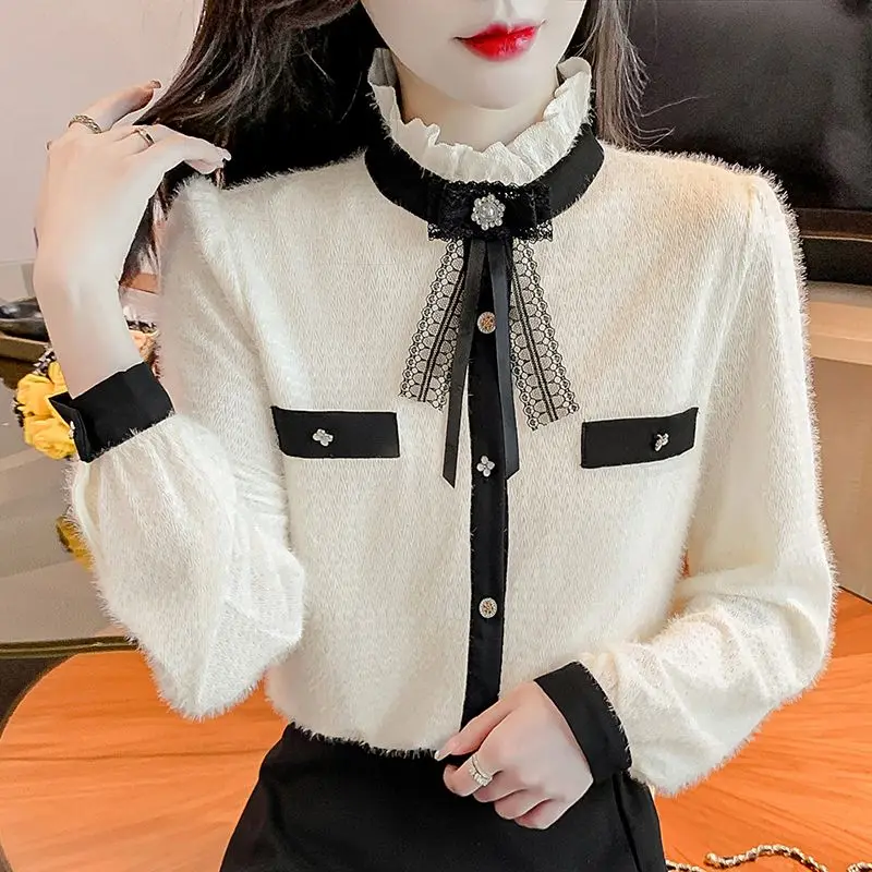 New Long Sleeved Commuting Stand Up Collar with Black and White Contrasting Lace Brushed Lace to Cover the Belly Sweet Youthful