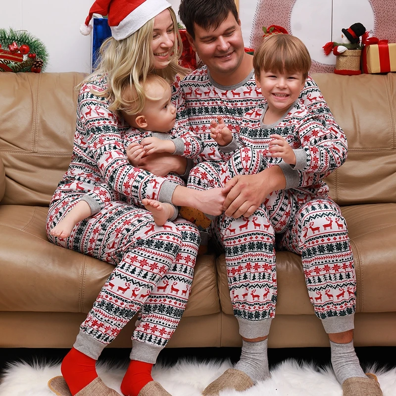 

Family Christmas Pajamas Set Allover Print Sleepwear Full Sleeve O Neck 2 Pieces Suit Mom Dad Kids Matching Clothes Xmas Look