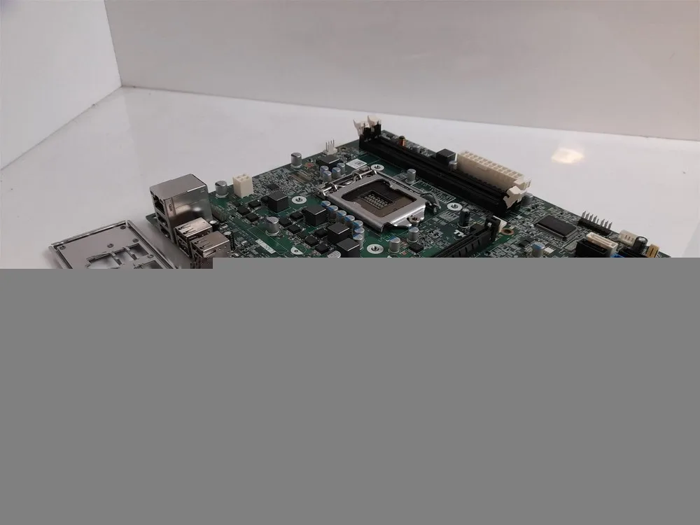 Placa-mãe OptiPlex 3010 Socket LGA1155 com escudo I/O 042P49 42P49