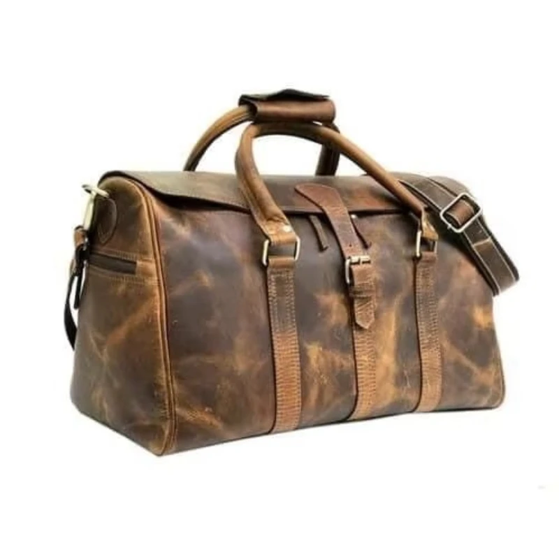 

Luxury men's leather travel bag with polyester lining, chunky Crazy Horse leather finish, zip closure