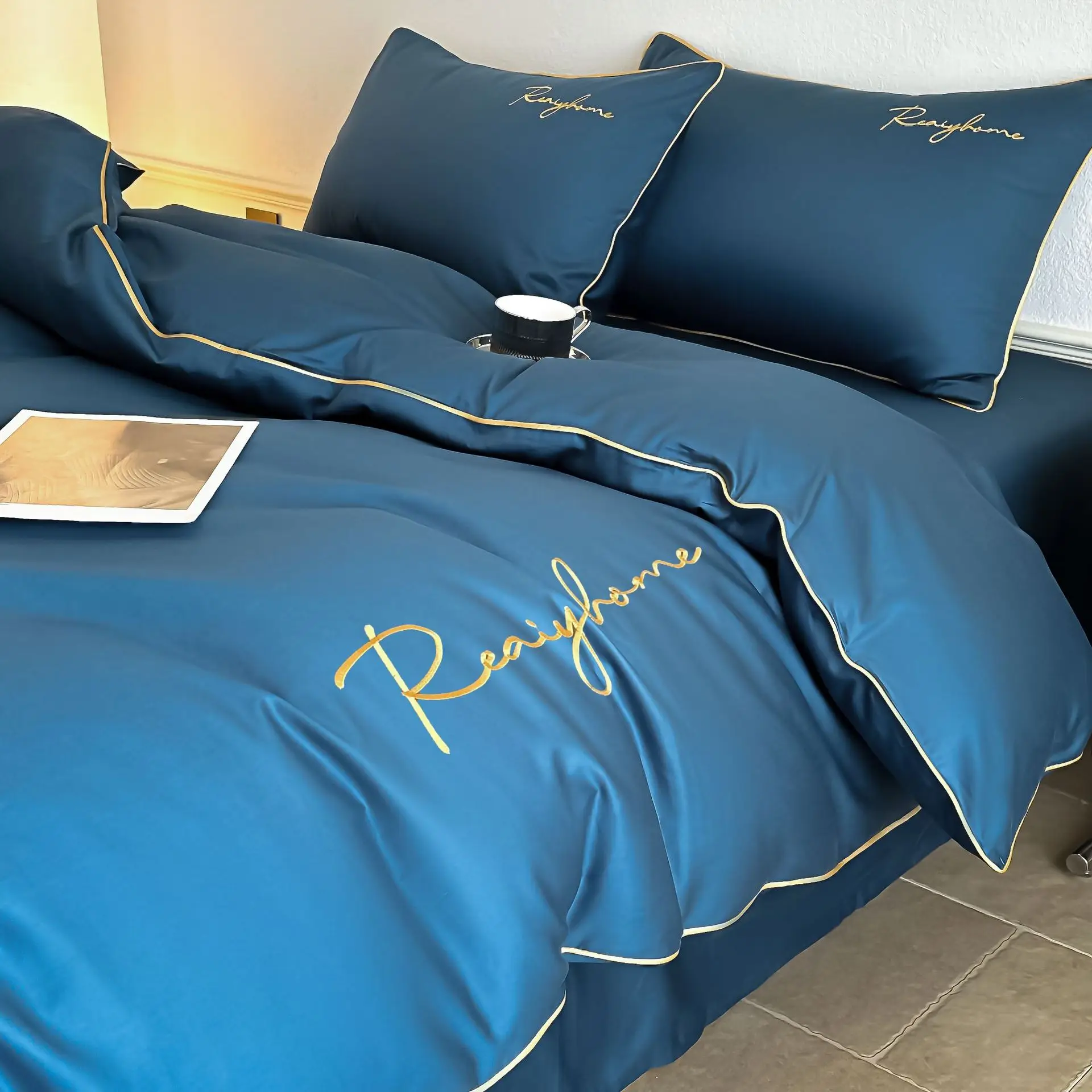 

PYJ light luxury 60 long-staple cotton embroidered quilt cover sheets