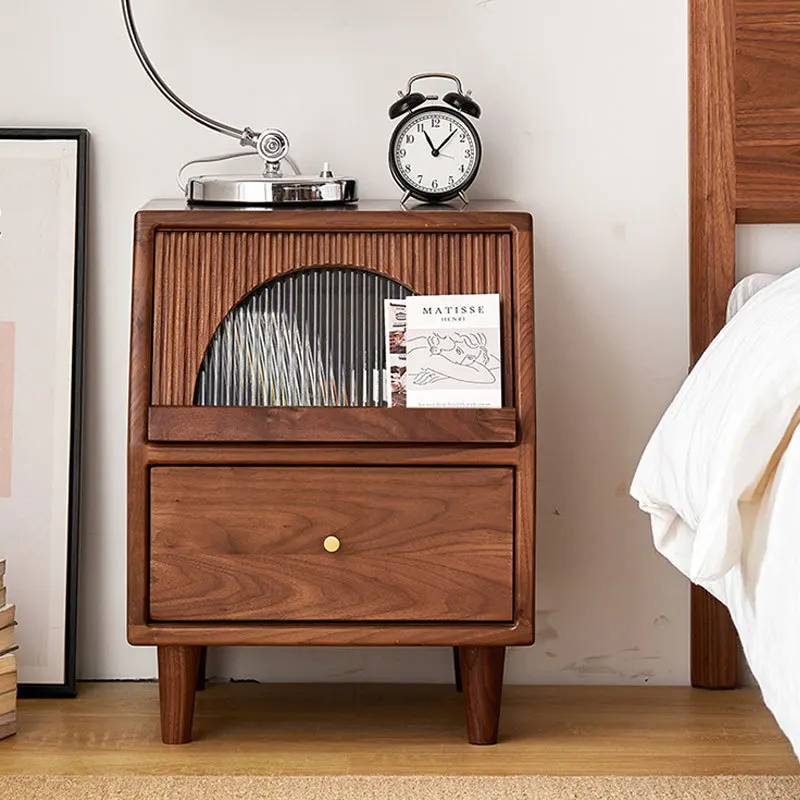 ตู้ข้างเตียงไม้เนื้อแข็งสไตล์นอร์ดิก ตู้ข้างเตียงแบบญี่ปุ่นทันสมัยพร้อมลิ้นชักเก็บของ ตู้ข้างเตียงไม้วอลนัทสีดำและไม้เชอร์รี่