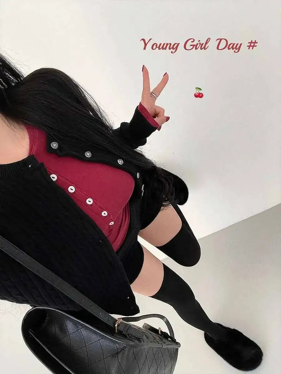 ラウンドネックシングルスリムドウツイストニットセーターカーディガン女性ファッション甘い女性トップス 2025 新しい春韓国 PAF0