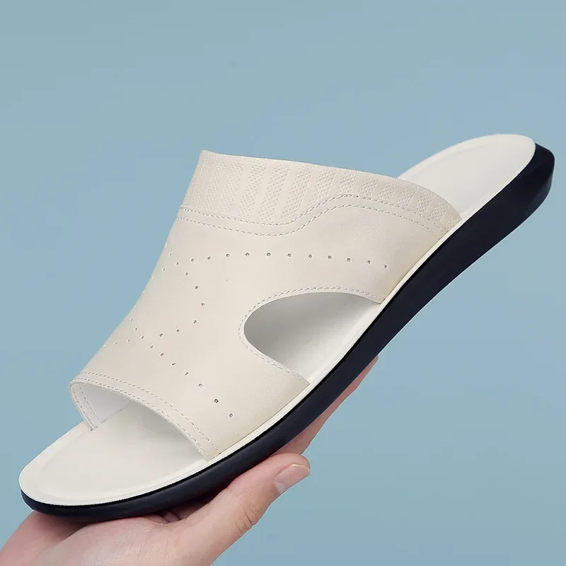 

Модные повседневные кожаные тапочки для мужчин, новинка лета 2029, однотонная пляжная обувь, мужские нескользящие тапочки на мягкой подошве