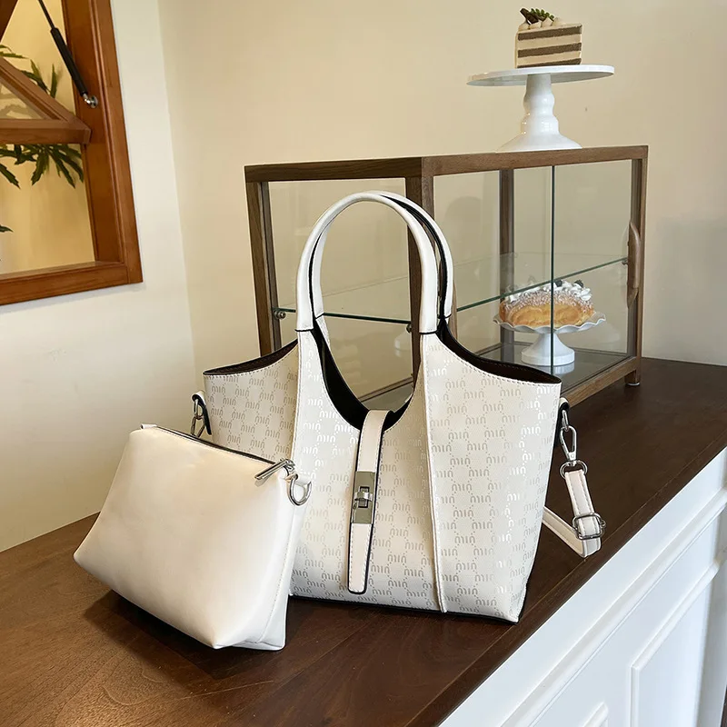 

Women's Fashion Retro Tote Handbag Two-piece Set Stylish and Versatile Shoulder Crossbody Bag