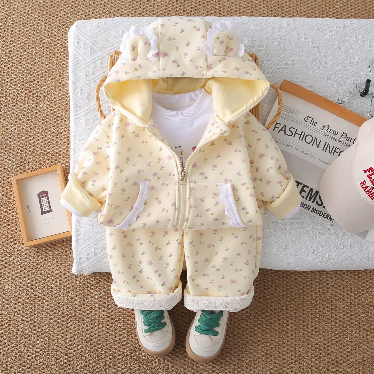 

Baby Girls 3pcs Clothing Sets Cute Lace Ear Hooded Long Sleeve Floral Print Coat+White T-shirt+High Waist Wide Leg Pants 1-5Y