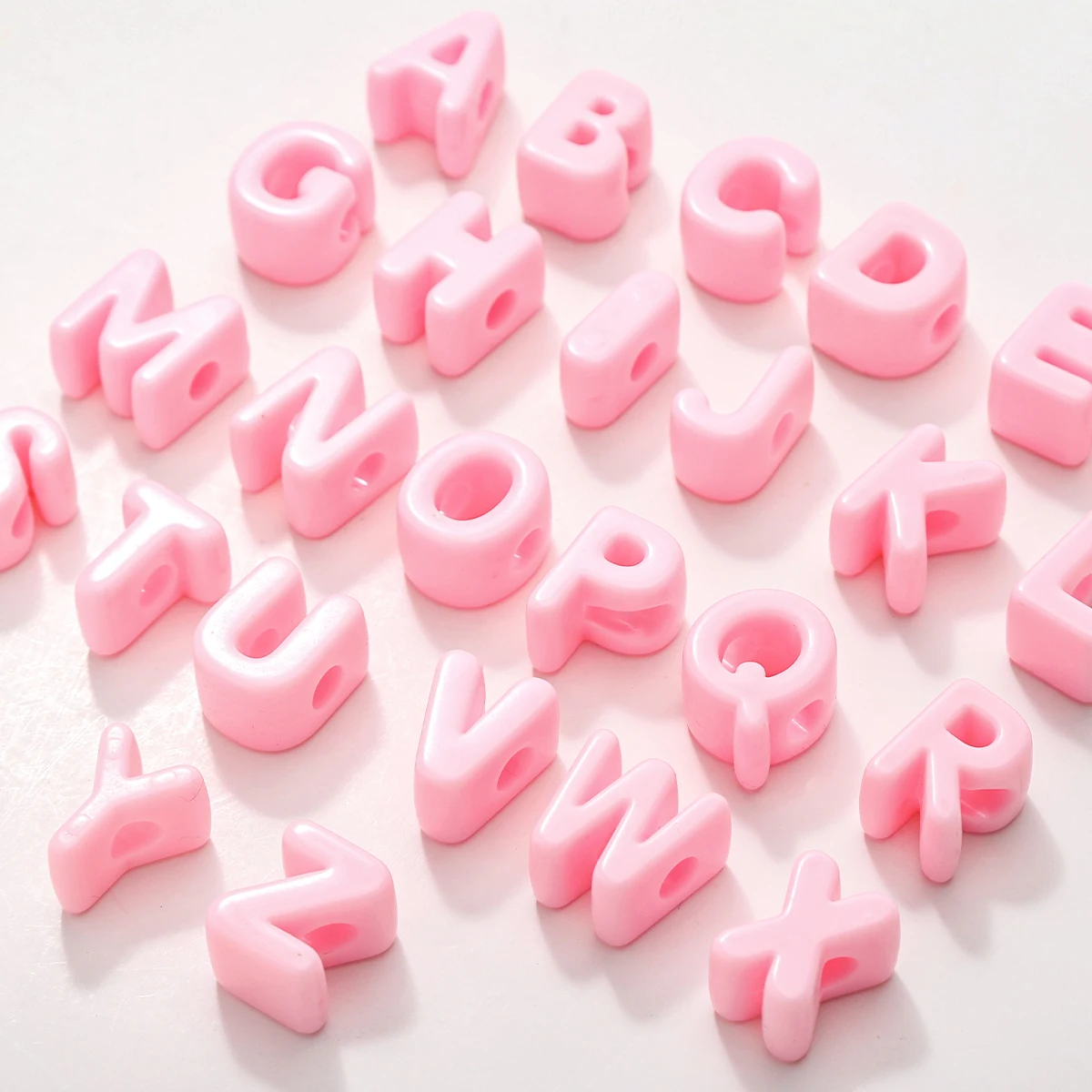 20 Stück Rosa Acryl-Perlen mit Großer Öffnung, DIY-Buchstabenperlen für Halsketten, Armbänder, Handyketten, Taschenanhänger, Schmuckzubehör – Detail 2