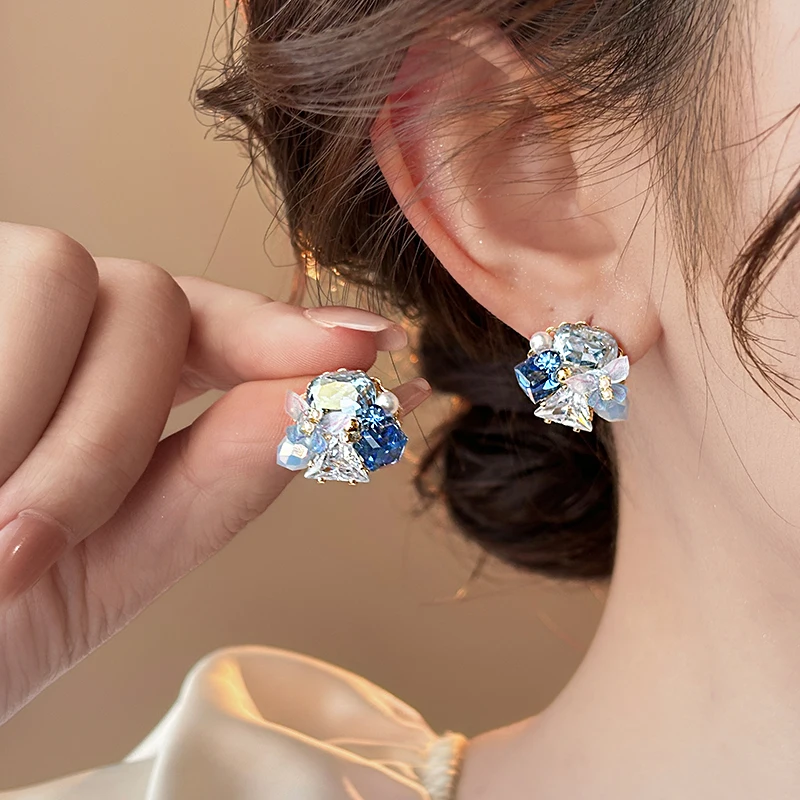 مجوهرات عصرية بتصميم فرنسي جديد مصنوعة يدويًا على شكل زهرة كريستال خضراء هدايا فتاة حلوة إكسسوارات يومية للسيدات