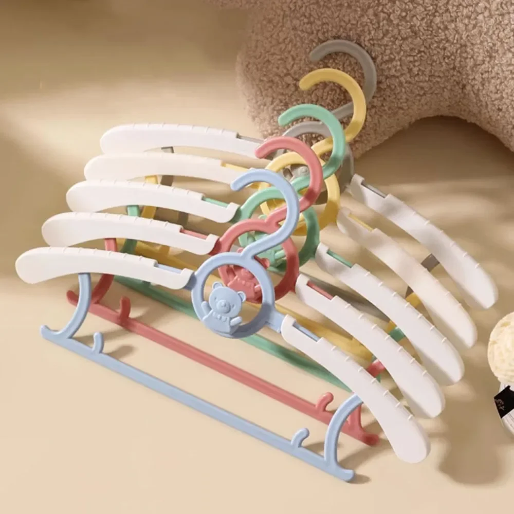 調節可能なベビー服ハンガー,子供用滑り止め乾燥ラック,プラスチック製ディスプレイハンガー,子供用コートラック,かわいい収納ハンガー