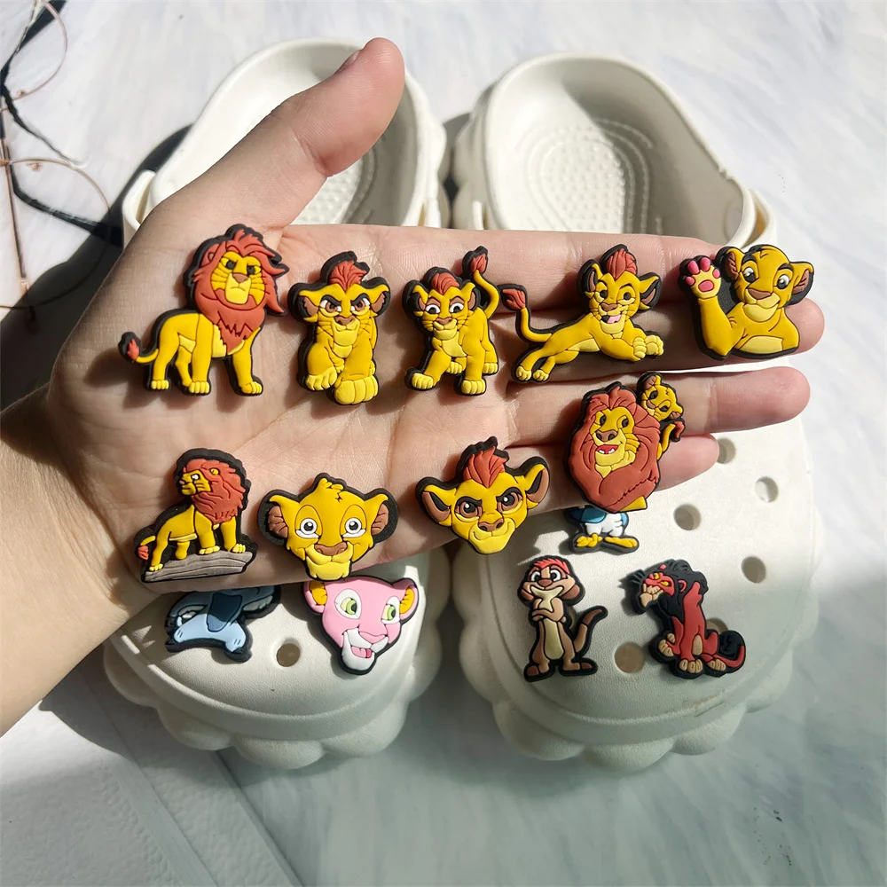 The Lion King PVC Cartoon Shoe Charms, Decoração do jardim, acessórios para Classic Clog Sandal Buckle, Kids Party Gifts, 1-16Pcs