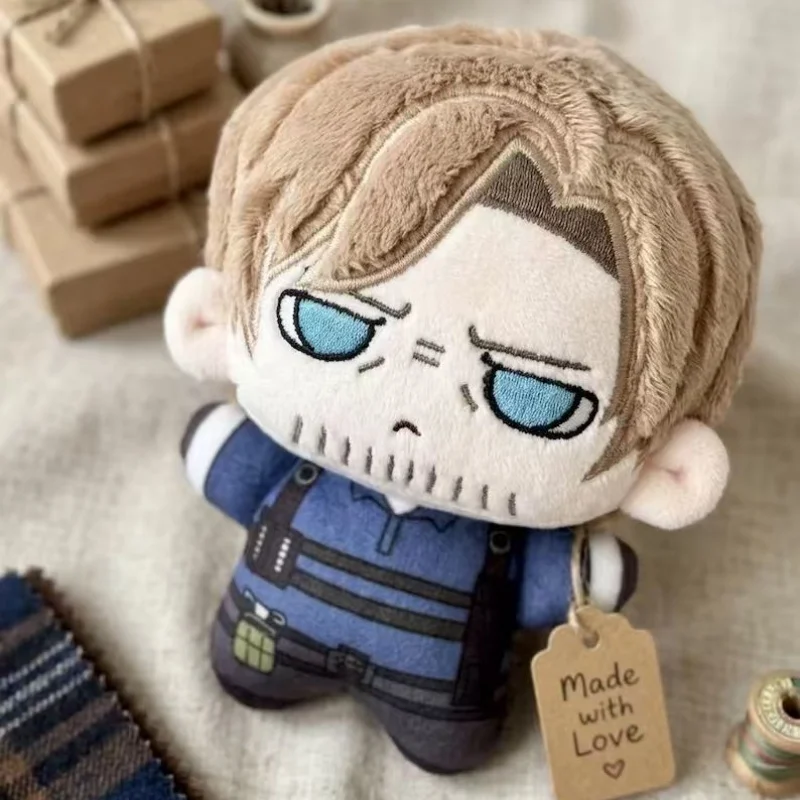 

Новая фигурка Resident Evil 12 см ‌ Мягкая игрушка RE9 Леон, кавайная плюшевая кукла, аниме-аксессуар, декоративный брелок для рюкзака, подарок на день рождения