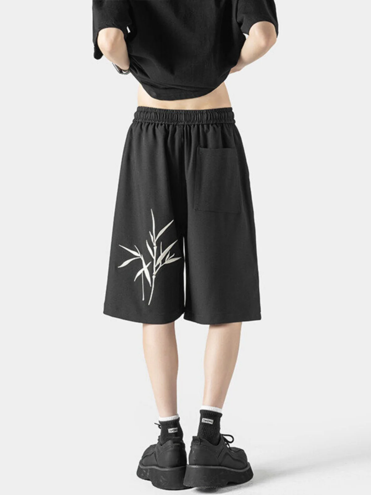 

Новые китайские мужские шорты из бамбукового шелка, летние повседневные свободные драпированные брюки-бермуды, дышащие, свободного кроя, для подростков