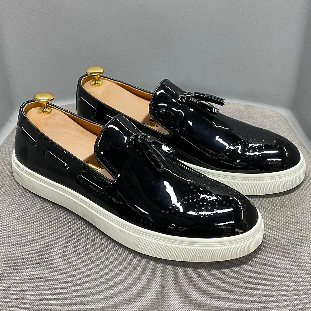 New Men's Patent Leather Suede Block Carving Fashionable Versatile Casual Flat Bottomed Board Shoes Shiny Surface Loafers Oxford