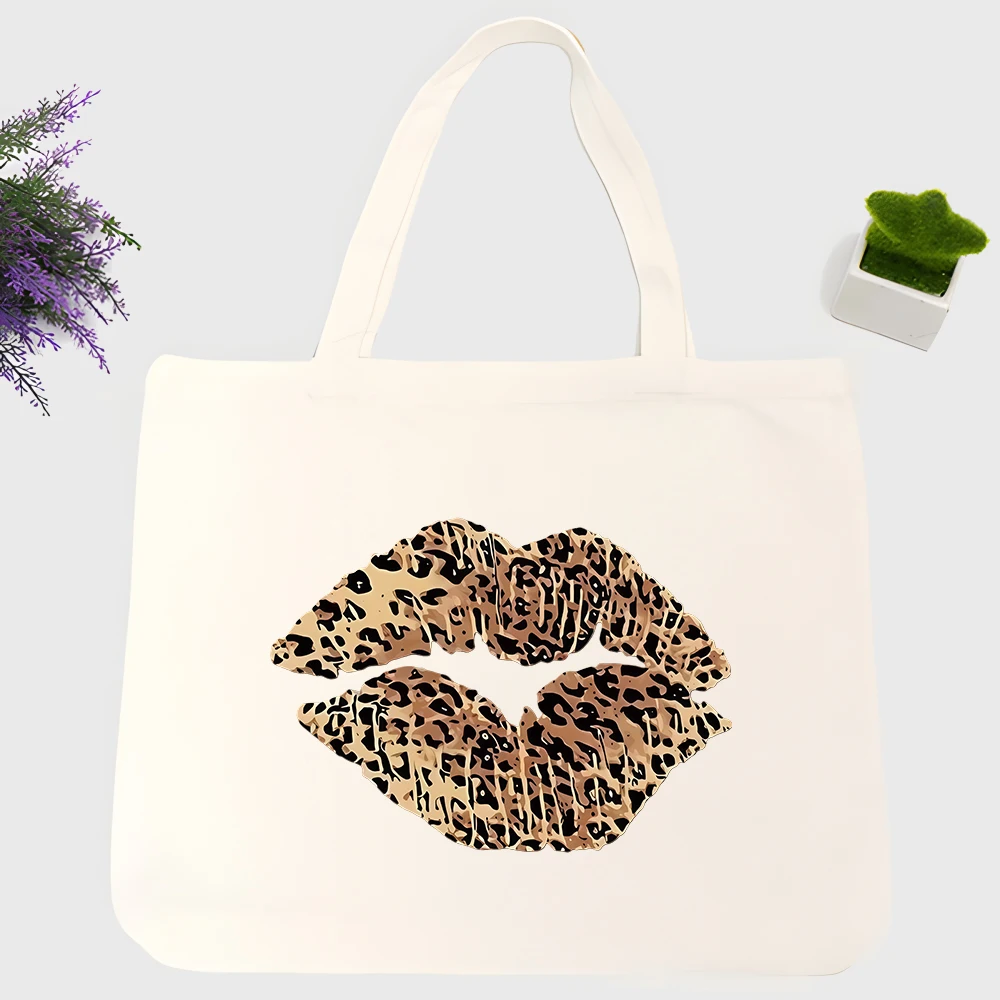 Women's leopard print canvas tote bag, trendy casual style for daily shopping and weekend outings