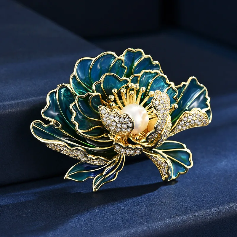 

Luxury Red Austrian Crystal Plant Magnolia Flower Brooch Pin for Women and Men Clothing Accessories Zircon Corsage Jewelry