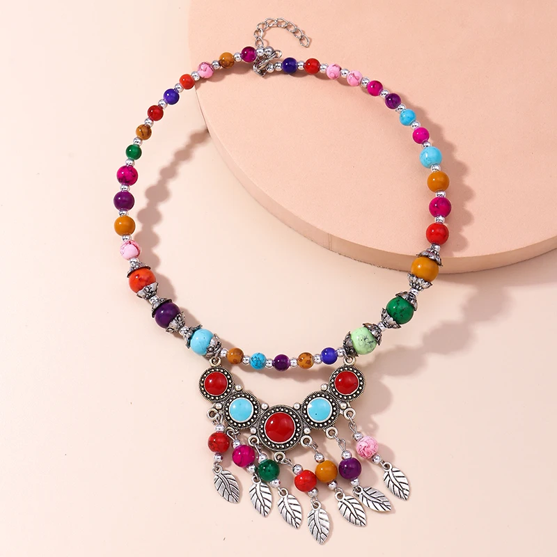 Böhmische handgefertigte bunte Perlenkette für Frauen, Halskette mit Anhänger aus Legierung in Form eines Baumblatts und Quaste, Schmuckgeschenk für Mädchen für Partys und Festivals. – Detail 2
