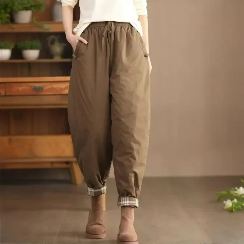 กางเกงขายาวผู้หญิงผ้าฝ้ายลายสก็อตแบบผูกเชือกรุ่นใหม่ปี 2025 สไตล์ลำลอง สีพื้น ทรงหลวม อุ่นสบาย เหมาะสำหรับฤดูใบไม้ร่วงและฤดูหนาว