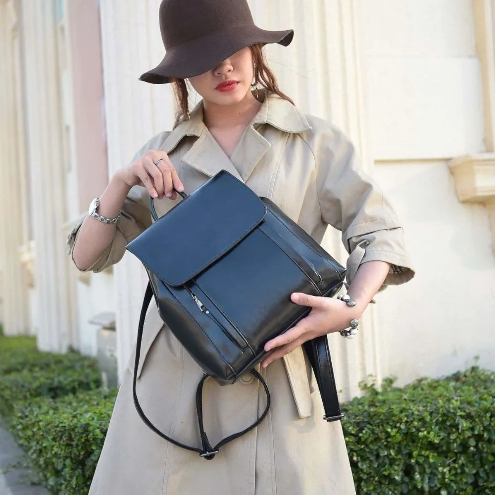 

Retro Leather Backpack Women Large Capacity Waterproof Oil Wax Rucksack Magnetic Buckle Multi-Pocket Anti-Theft Travel Bag