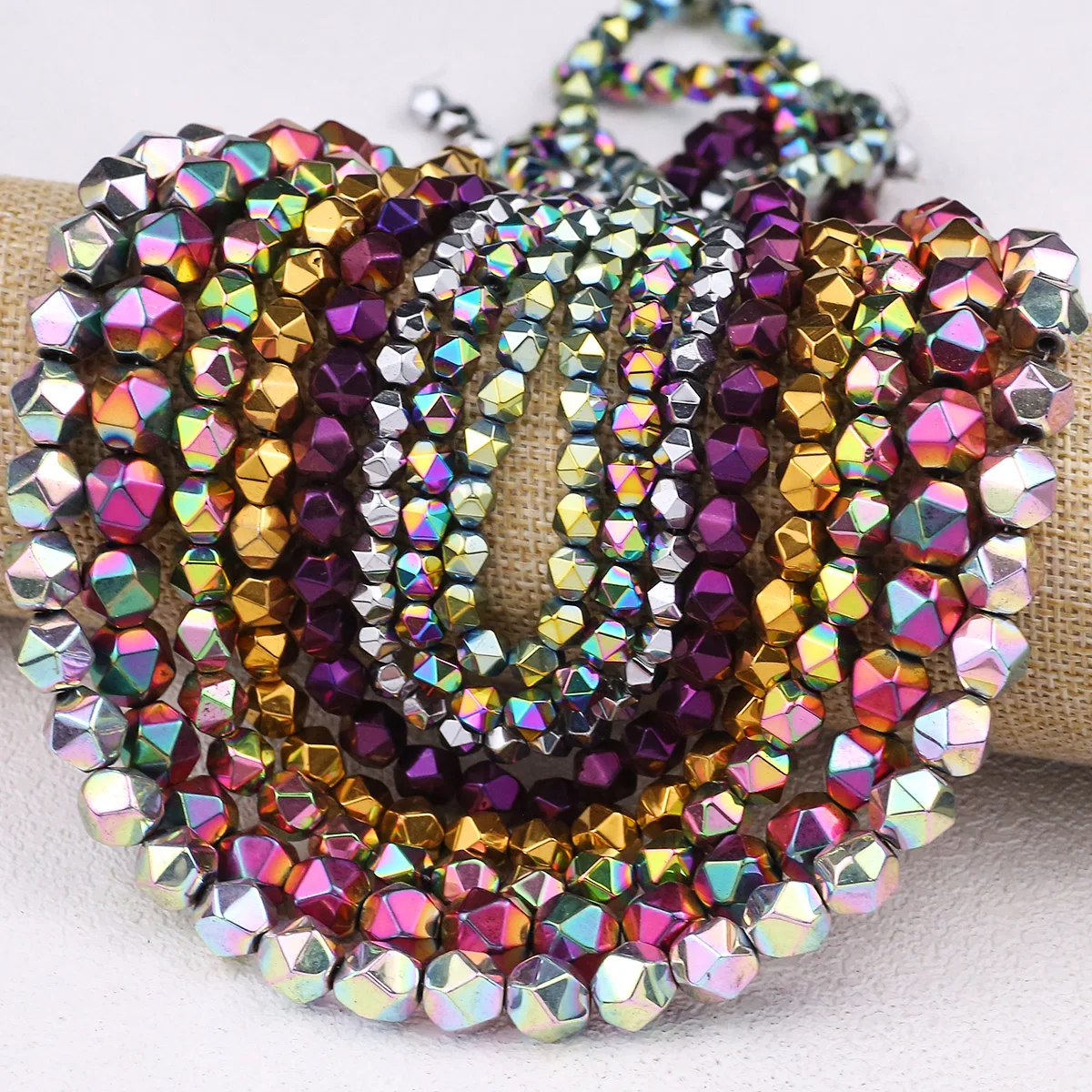 Doğal çakıl kesim açısı rombik renkli Dazzle hematit 3/4/6/8/10mm dağınık boncuklar paspayı takı DIY bilezik kolye için