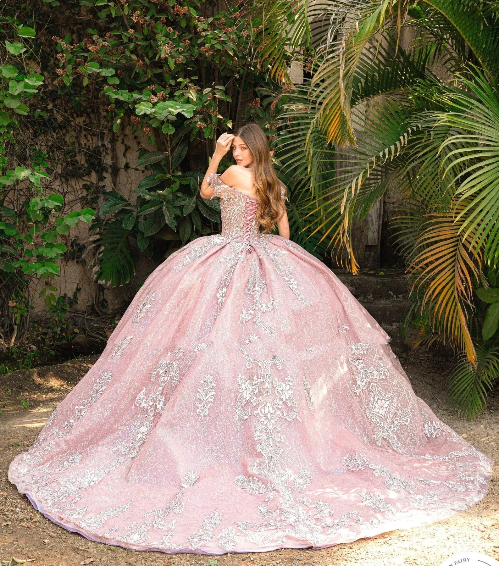 Rosa charo Quinceanera abiti Ball Gown Off The Shoulder Appliques pizzo gonfio messicano dolce 16 abiti 15 Anos