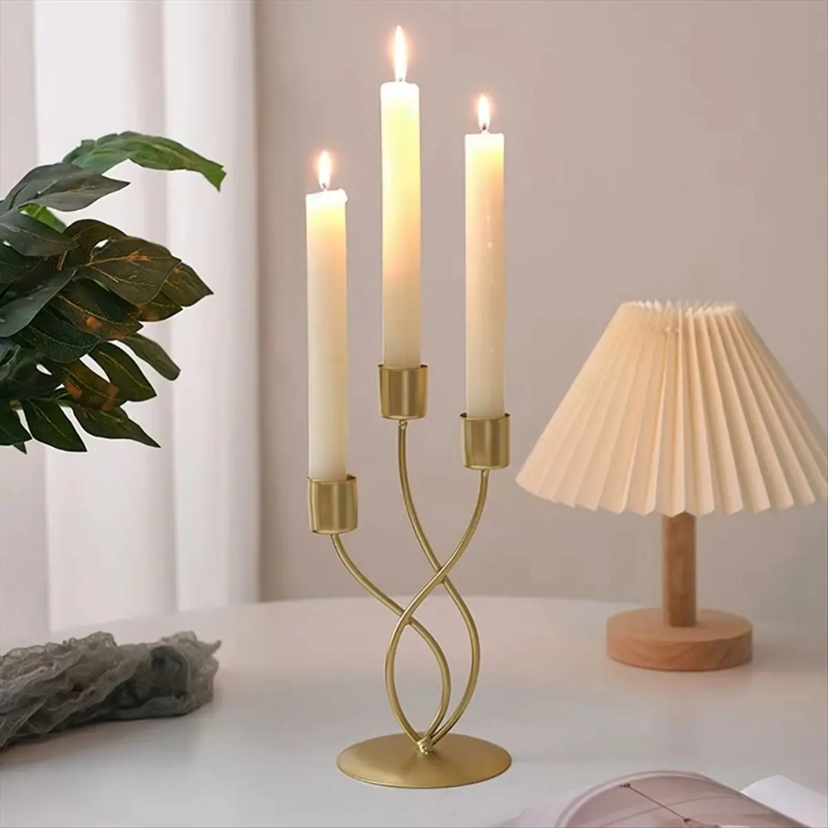 2026 Trend 3pcs Golden Candlestick Set Luxury Elegant Metal Iron Candle Holders European Decorative Table Candle Stands