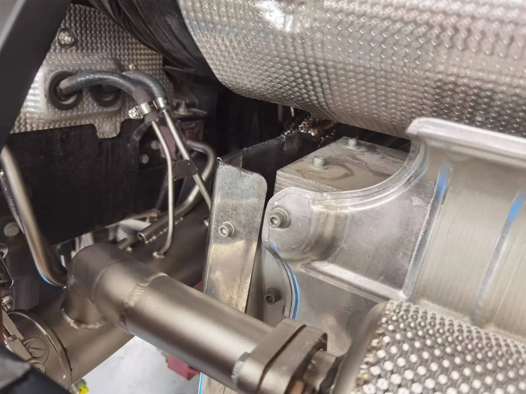 CGW New Product SUS304 Full Exhaust Tip Muffler for F8 3.9L 2019+ - view 4
