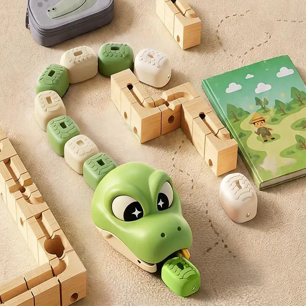 Remote Controlled Magnetic Greedy Snake Toy, Two Player Competitive Battle Game Interactive Magnetic Snake Remote Control Car ﻿