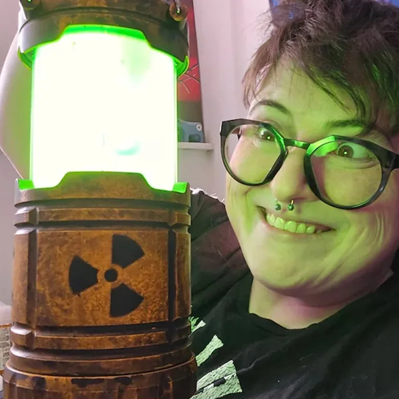 Luz nocturna de reactor nuclear Geeky, lámpara de ambiente de ciencia ficción para jugadores/ingencientes, regalo divertido de decoración de laboratorio, luz de dormitorio Steampunk brillante