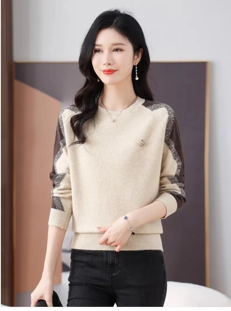 Knitted Plus Size Long Sleeved Women\'s Base Shirt 2024 New Autumn Winter Fashion Interior Short Round Neck Color Blocked Top