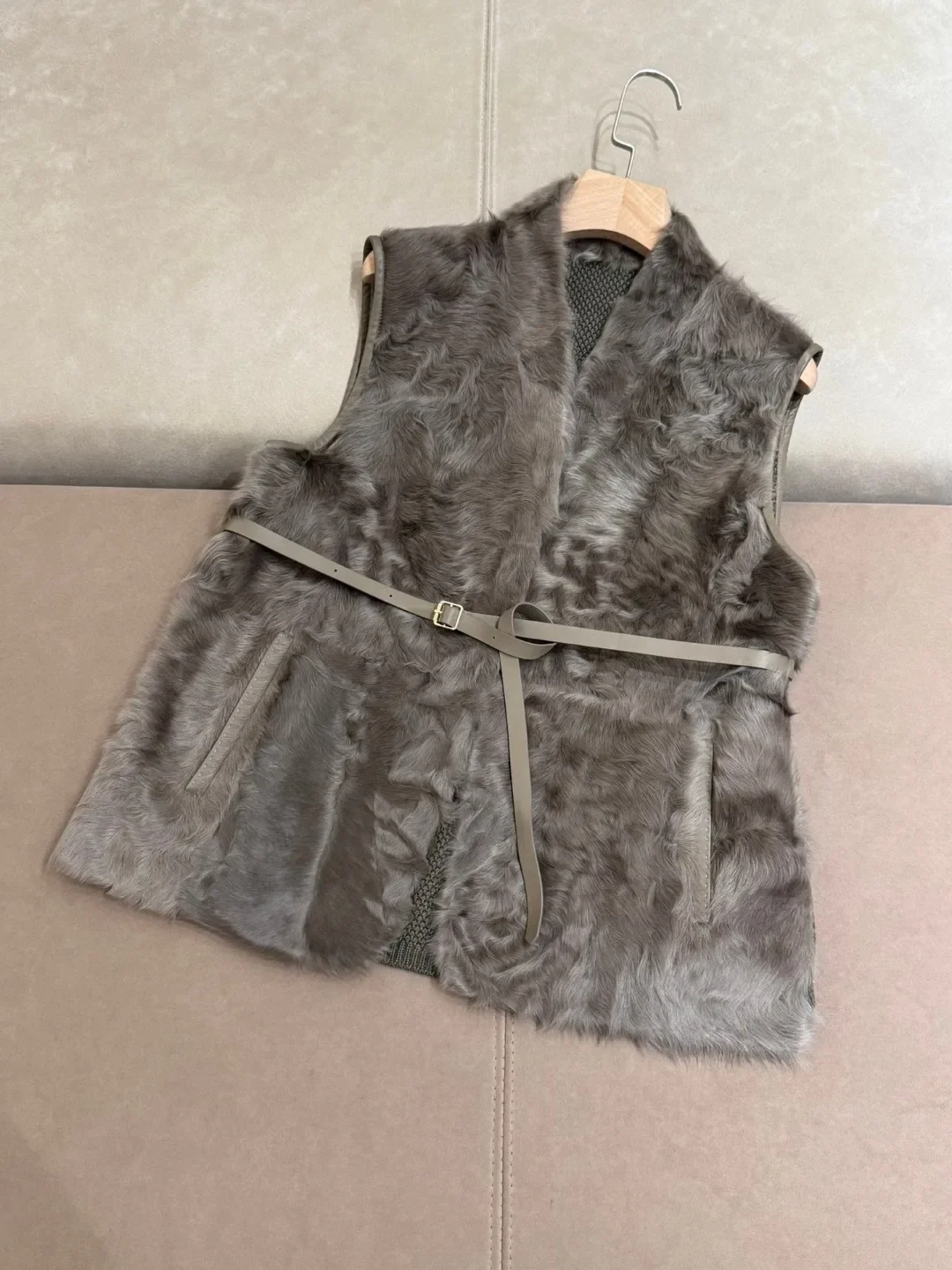 Knitted Coat for Women 2024 New Autumn Winter Lamb Fur Belted Casual Sleeveless Vest